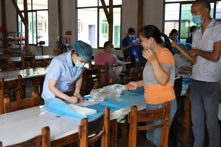 請進(jìn)來走出去我院健康管理中心為白云區(qū)企業(yè)返崗員工開展體檢服務(wù)