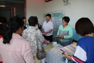 土右旗開展“關愛婦幼健康、確保母嬰平安”宣傳服務活動，提供健康咨詢服務